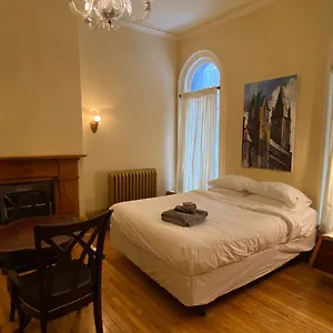 Gold Door Bed & Breakfast Ottawa