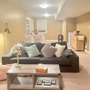 Cozy And Stylish Entire In Apartment Halifax